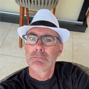 Meet your Posher, Eric